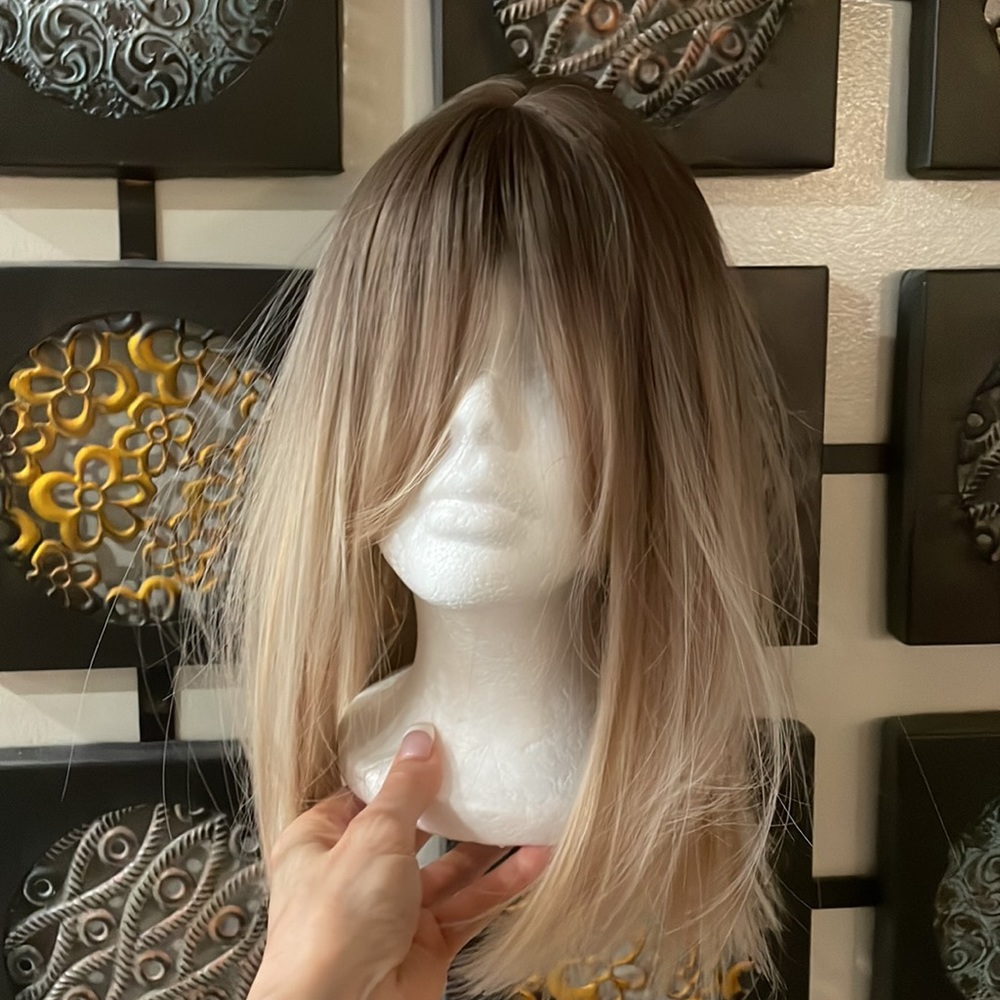 NWT 13” brown root dark blonde pale honey volume shaggy bangs wig